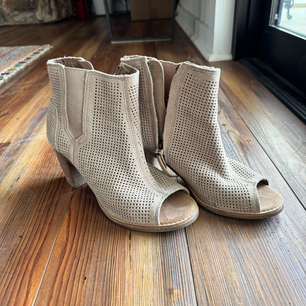 Toms Beige Nude Majorca Open Toe Ankle Booties